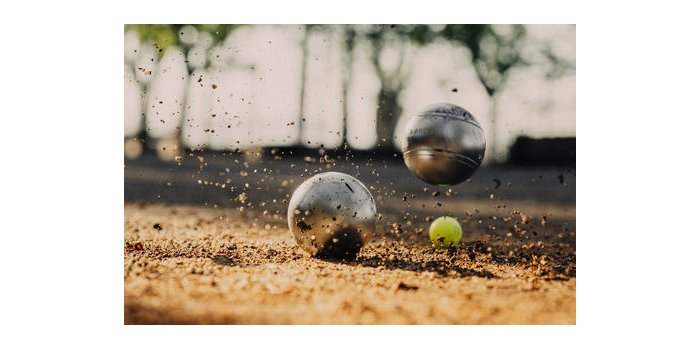 Pétanque : la boule folle